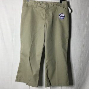 Dickies Girl’s Capri. Size 18